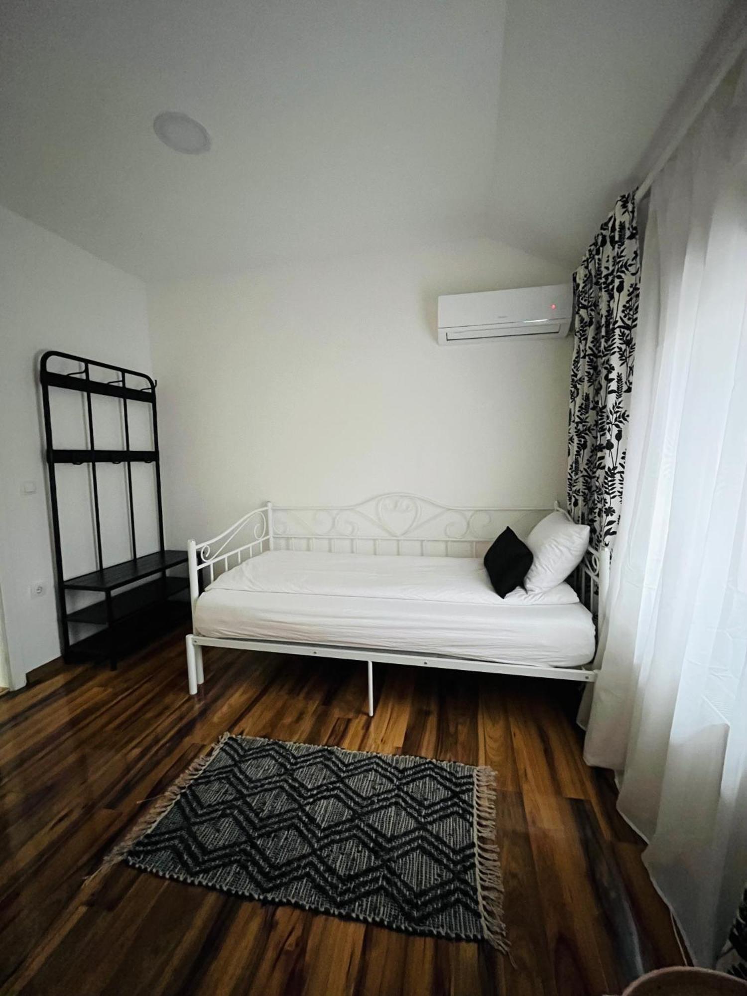 Chalets & Rooms Carda Sebesfok Bezdan Zewnętrze zdjęcie