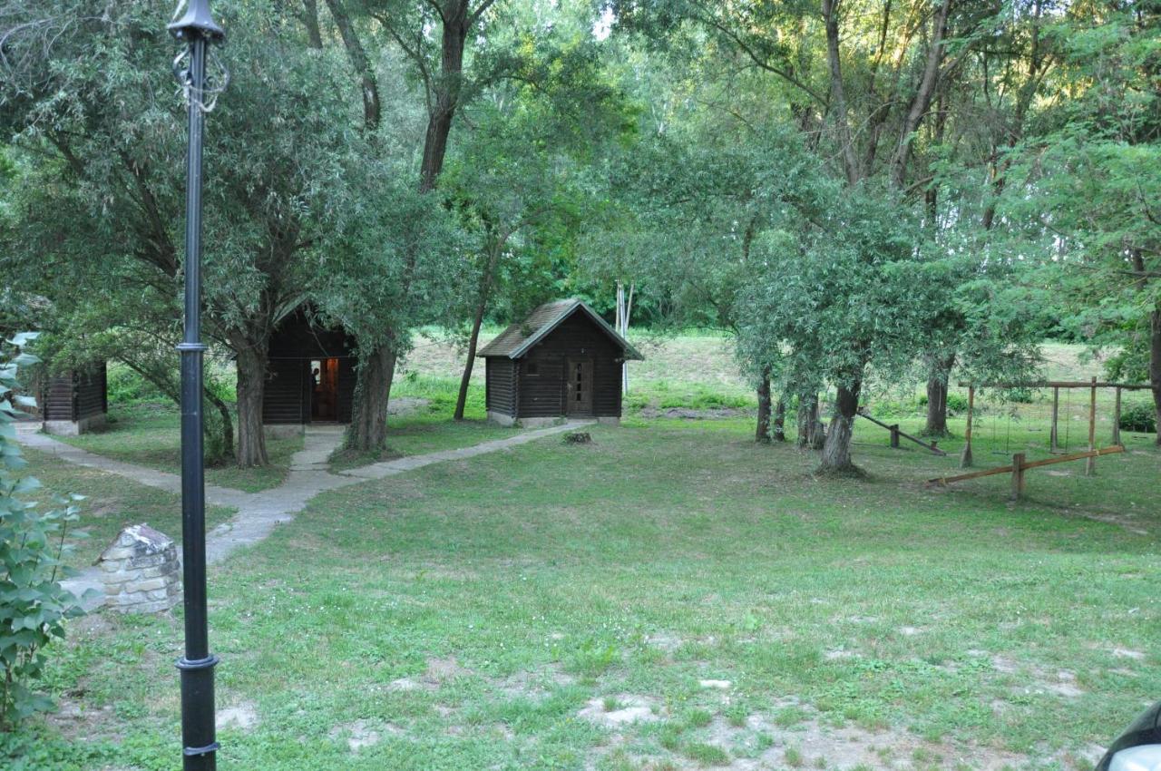 Chalets & Rooms Carda Sebesfok Bezdan Zewnętrze zdjęcie