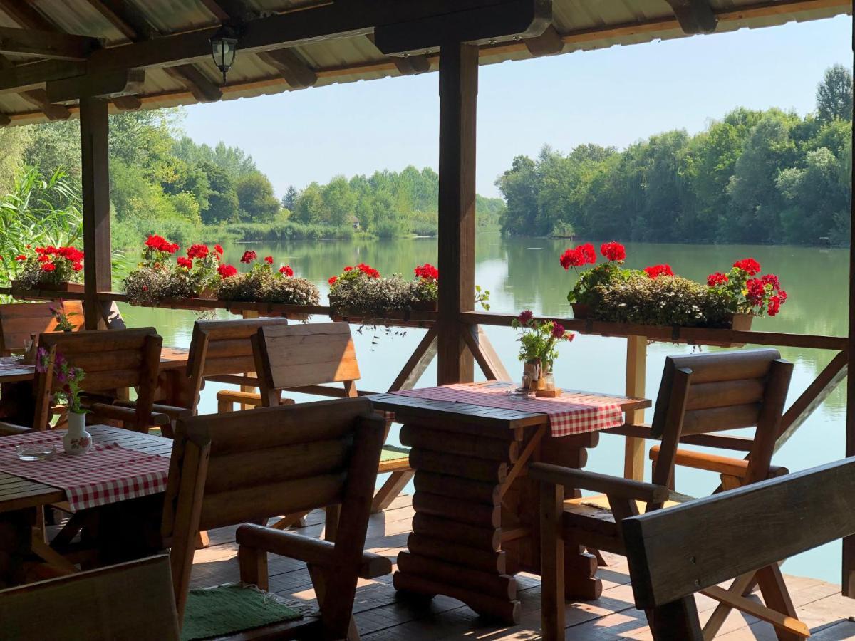 Chalets & Rooms Carda Sebesfok Bezdan Zewnętrze zdjęcie